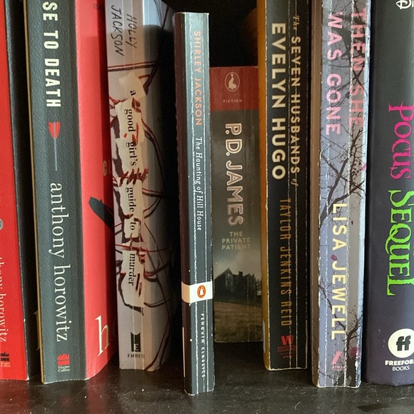 The Haunting of Hill House by Shirley Jackson - Paperback - Picture 3 of 3